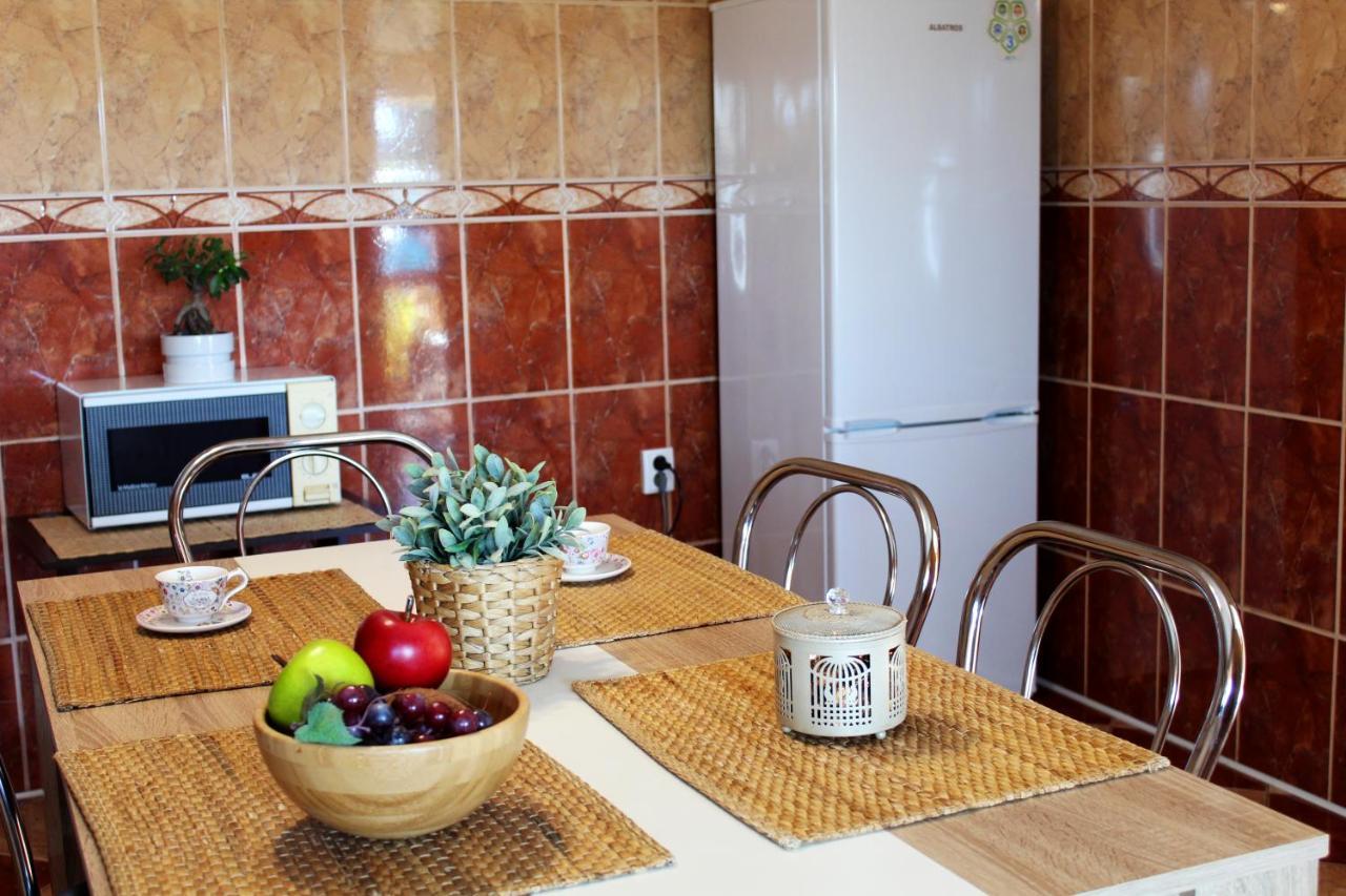 Collosal Apartment With Garden Бухарест Екстер'єр фото